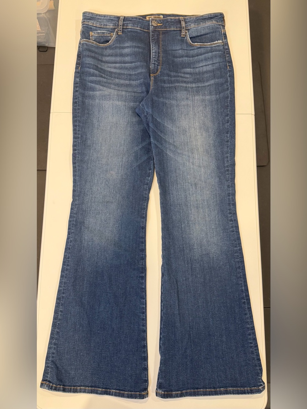 Kut from the Kloth ‘Ana High Rise Fab Ab Flare’ Jeans Size 14